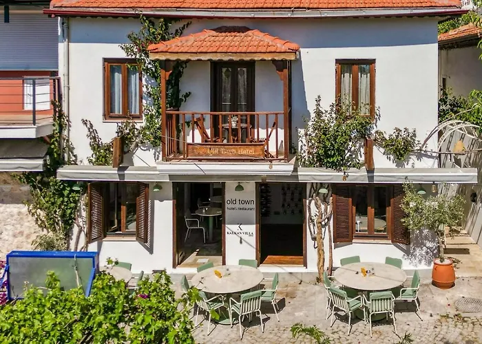 Old Town Hotel *
