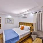 Hotel Old Town *