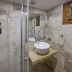 Hotel Old Town *