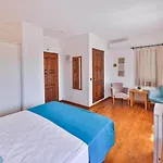 Old Town Hotel *