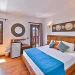 Old Town Hotel *