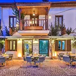 Hotel Old Town *