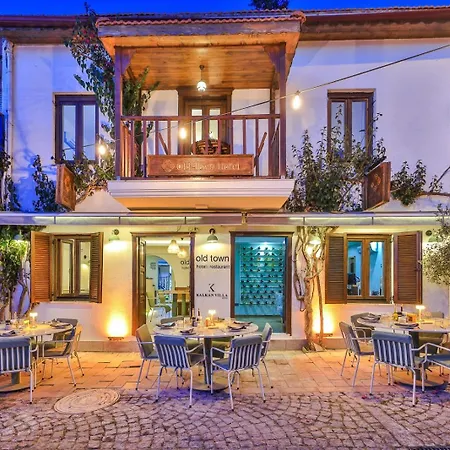 فندق Old Town *